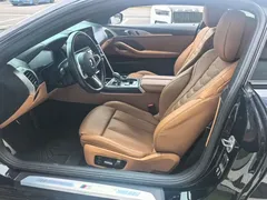 2022 BMW 8 Series 840i M, чёрный — фото 5