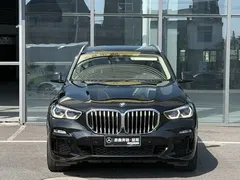 2021 BMW X5 xDrive40i M, чёрный — фото 2