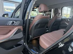 2021 BMW X5 xDrive40i M, чёрный — фото 10