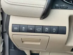 2021 Toyota Camry 2.5G Luxury — фото 18