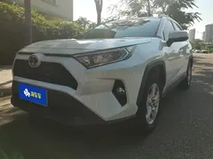 2021 Toyota RAV4 2.0L CVT 2WD, белый — фото 1