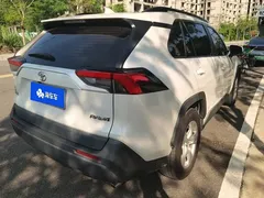 2021 Toyota RAV4 2.0L CVT 2WD, белый — фото 3