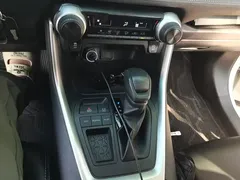 2021 Toyota RAV4 2.0L CVT 2WD, белый — фото 16