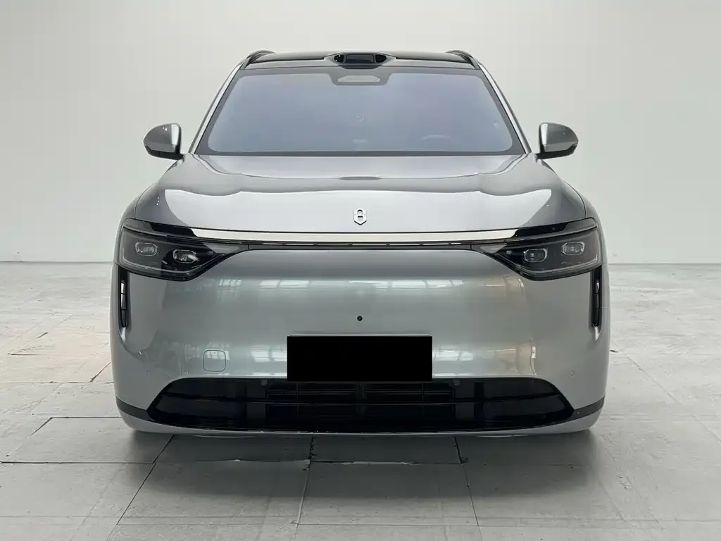 2025 Aito M8 53.4kWh 5 192
