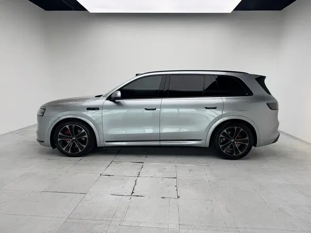 2025 Aito M8 53.4kWh 5 192