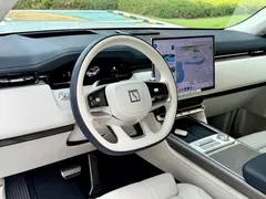 2025 Zeekr 9X Ultra 70kWh, белый — фото 12
