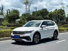 2022 Volkswagen Tiguan L 330TSI AT 2WD R-Line, белый — фото 2