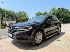 2021 Volkswagen Touareg 2.0TSI, чёрный — фото 1