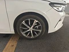 2022 Geely Emgrand 4th Gen 1.5L CVT Premium, белый — фото 23