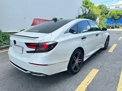 2022 Honda Accord 260TURBO Premium, белый — фото 15