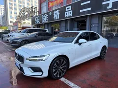 2023 Volvo S60 T8 PHEV 4WD Long Range Luxury, белый — фото 2
