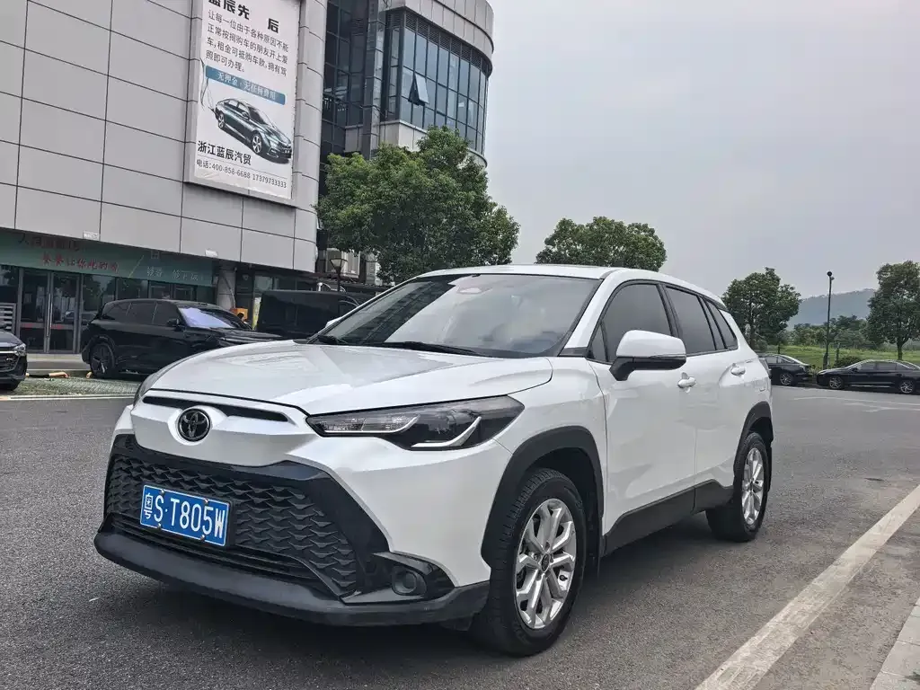 2024 Toyota Frontlander 2.0L CVT Leading