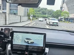 2024 Toyota Frontlander 2.0L CVT Leading, белый — фото 14