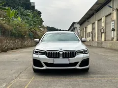 2022 BMW 5 Series 5 530Li M, белый — фото 2