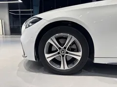 2022 Mercedes-Benz C-Class C 200 L Sport, белый — фото 16