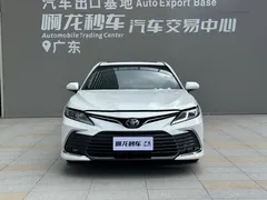 2023 Toyota Camry Hybrid 2.5HGVP Advanced, белый — фото 2