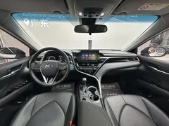 2023 Toyota Camry Hybrid 2.5HGVP Advanced, белый — фото 6