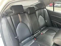2023 Toyota Camry Hybrid 2.5HGVP Advanced, белый — фото 8