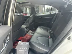 2023 Toyota Camry Hybrid 2.5HGVP Advanced, белый — фото 12