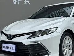 2023 Toyota Camry Hybrid 2.5HGVP Advanced, белый — фото 19