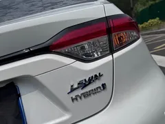 2022 Toyota Levin Hybrid 1.8H E-CVT Advanced, белый — фото 11