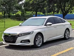 2018 Honda Accord 260TURBO Luxury VI, белый — фото 1