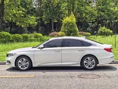 2018 Honda Accord 260TURBO Luxury VI, белый — фото 2