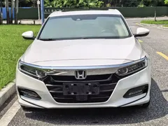 2018 Honda Accord 260TURBO Luxury VI, белый — фото 3