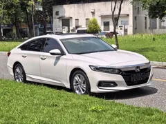 2018 Honda Accord 260TURBO Luxury VI, белый — фото 4