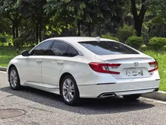 2018 Honda Accord 260TURBO Luxury VI, белый — фото 7