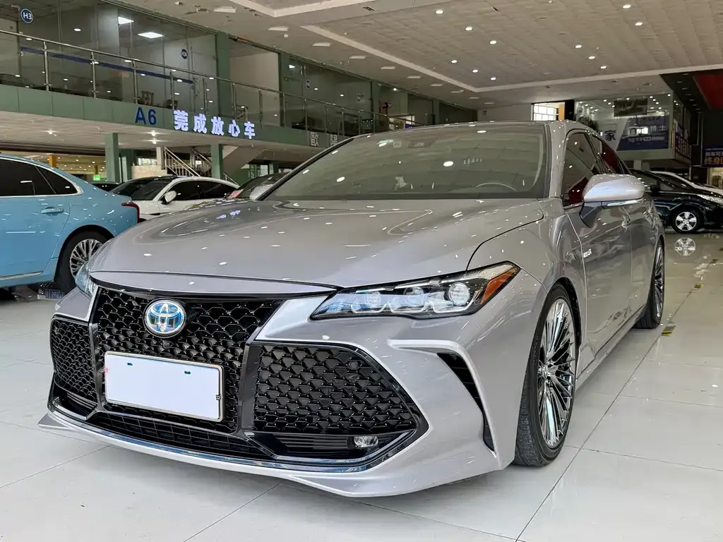 2019 Toyota Avalon Hybrid 2.5L Luxury VI