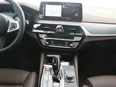 2022 BMW 5 Series 5 530Li M, чёрный — фото 9
