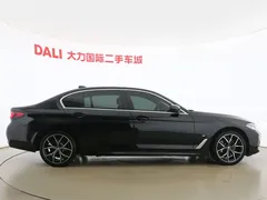 2022 BMW 5 Series 5 530Li M, чёрный — фото 13