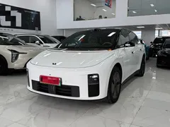 2025 Li Auto i6 2WD, белый — фото 1