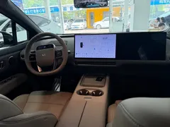 2025 Li Auto i6 2WD, белый — фото 6