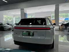 2025 Li Auto i6 2WD, белый — фото 9