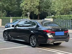 2022 BMW 5 Series 5 525Li M, чёрный — фото 4
