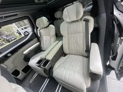 2024 Zeekr 009 6-Seat Executive 4WD 108kWh, зелёный — фото 8
