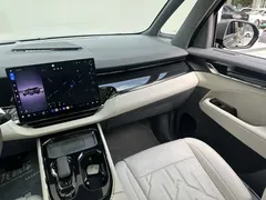 2024 Zeekr 009 6-Seat Executive 4WD 108kWh, зелёный — фото 9