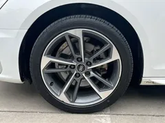 2022 Audi A4L 40 TFSI, белый — фото 20