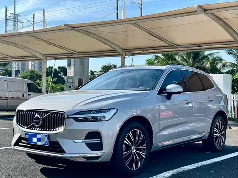 2022 Volvo XC60 4WD Luxury