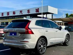 2022 Volvo XC60 4WD Luxury — фото 9