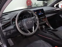 2019 Toyota Avalon Hybrid 2.5L Luxury VI, чёрный — фото 9