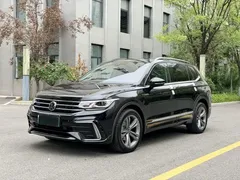 2022 Volkswagen Tiguan L 430PHEV, чёрный — фото 1