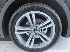 2022 Volkswagen Tiguan L 430PHEV, чёрный — фото 14