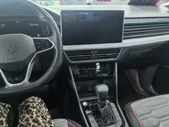 2022 Volkswagen Tiguan L 430PHEV, чёрный — фото 16
