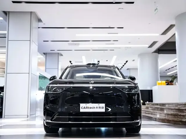 2025 Aito M8 Max+ 53.4kWh 6 (192