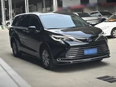2023 Toyota Sienna 2.5L Hybrid Luxury, чёрный — фото 3