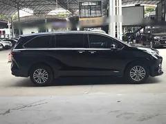 2023 Toyota Sienna 2.5L Hybrid Luxury, чёрный — фото 4