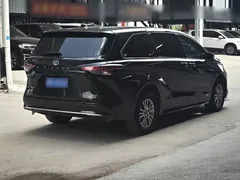 2023 Toyota Sienna 2.5L Hybrid Luxury, чёрный — фото 5